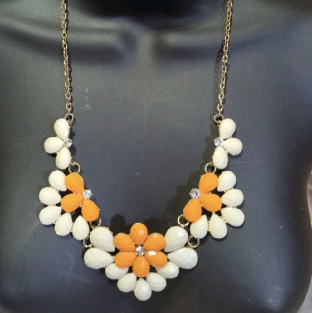 Elegant🧡Orange & Cream with Rhinestones Scoop Bib Necklace Vintage 70s